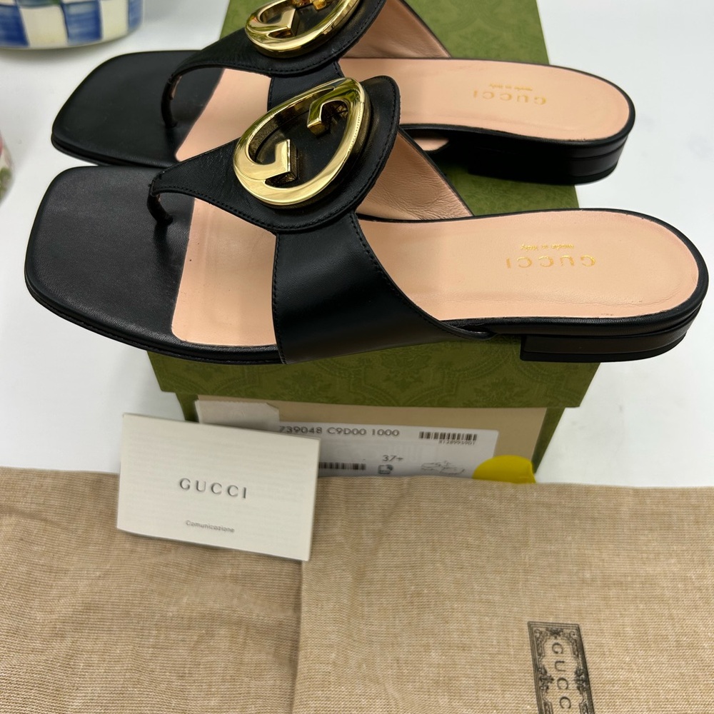 Women's Gucci, blonde  GG Leather thong sandals size 37.5 made in Italy - Picture 7 of 11